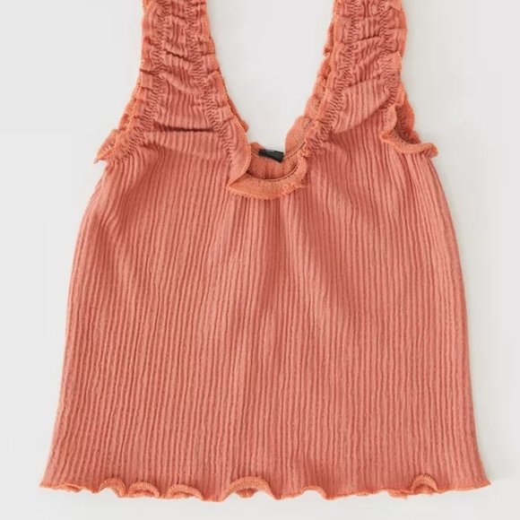 New UO Out From Under Lettuce Ruched crop top - Picture 3 of 3